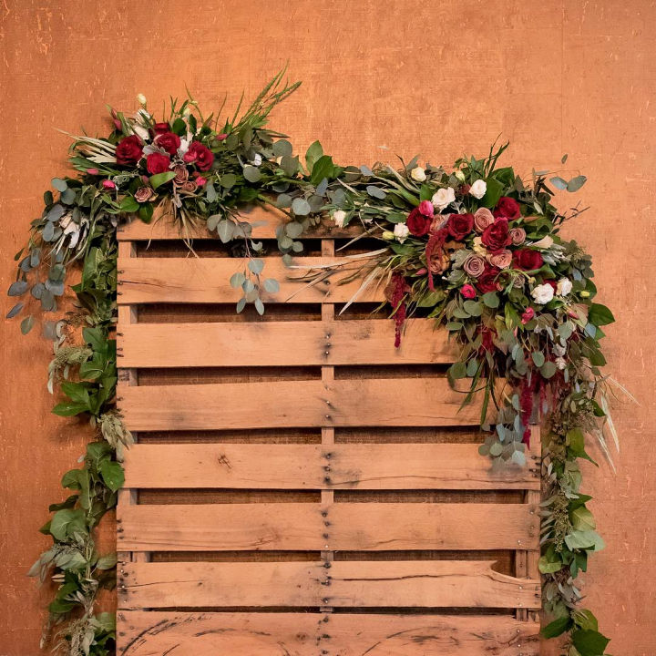 Wood Pallet Backdrop Ideas To Get Rustic Appeal Blitsy