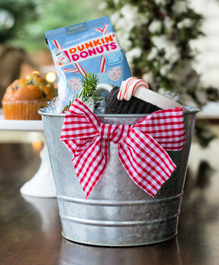 40 Cheap DIY Gift Basket Ideas for Everyone - Blitsy