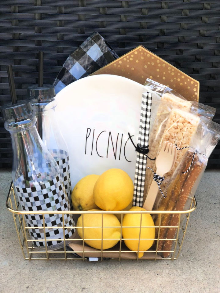 40 Cheap DIY Gift Basket Ideas for Everyone Blitsy