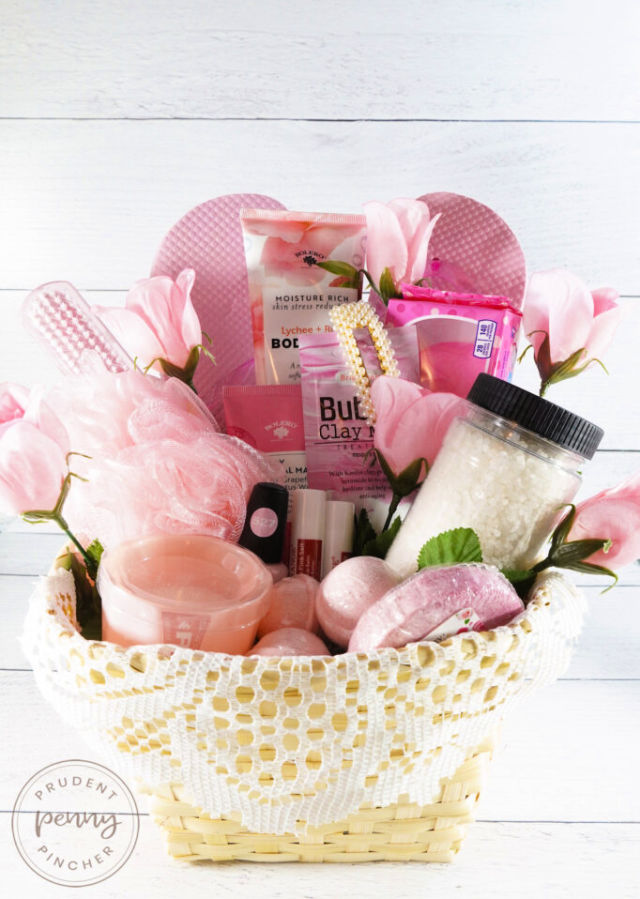 40 Cheap DIY Gift Basket Ideas for Everyone - Blitsy