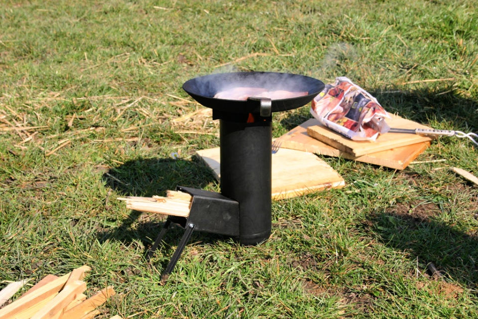 30 Free DIY Rocket Stove Plans Out of Recycled Material