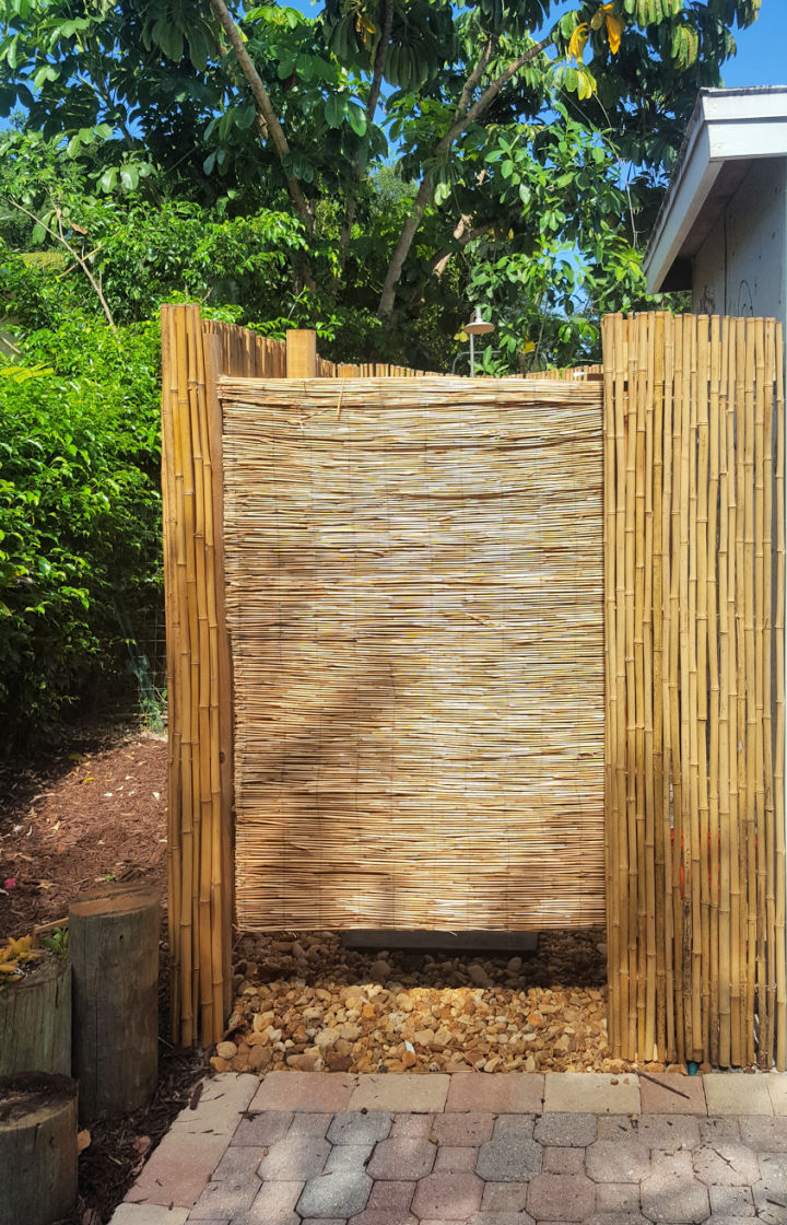 30 Outdoor Shower Ideas For Backyard to DIY This Summer Blitsy