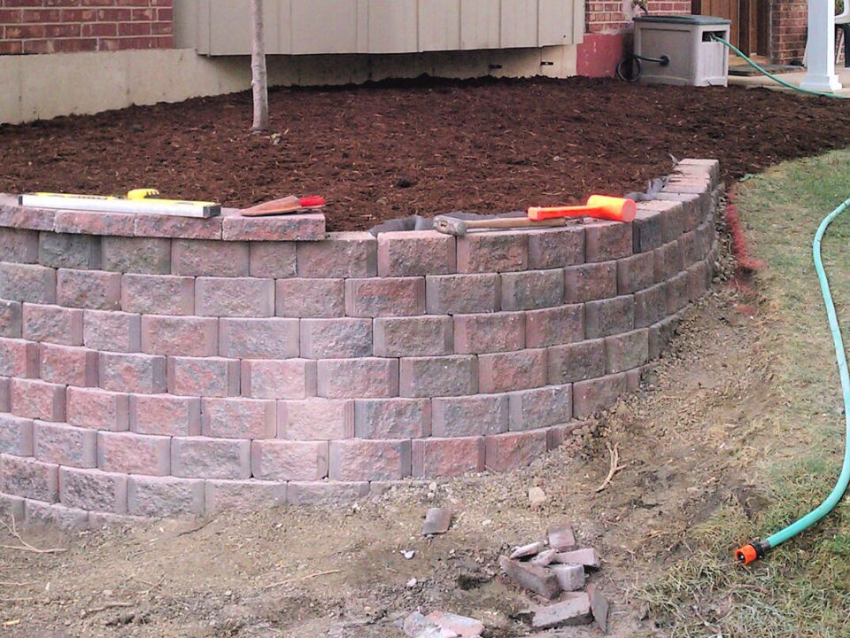 25 Practical Ideas to Build a DIY Retaining Wall Blitsy