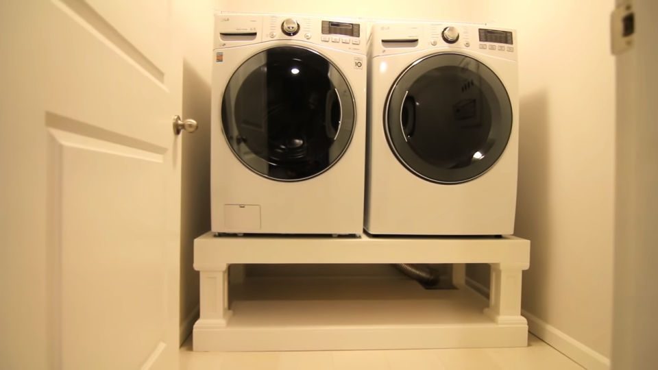 DIY Laundry Pedestal (20 Ways to Build) - Blitsy
