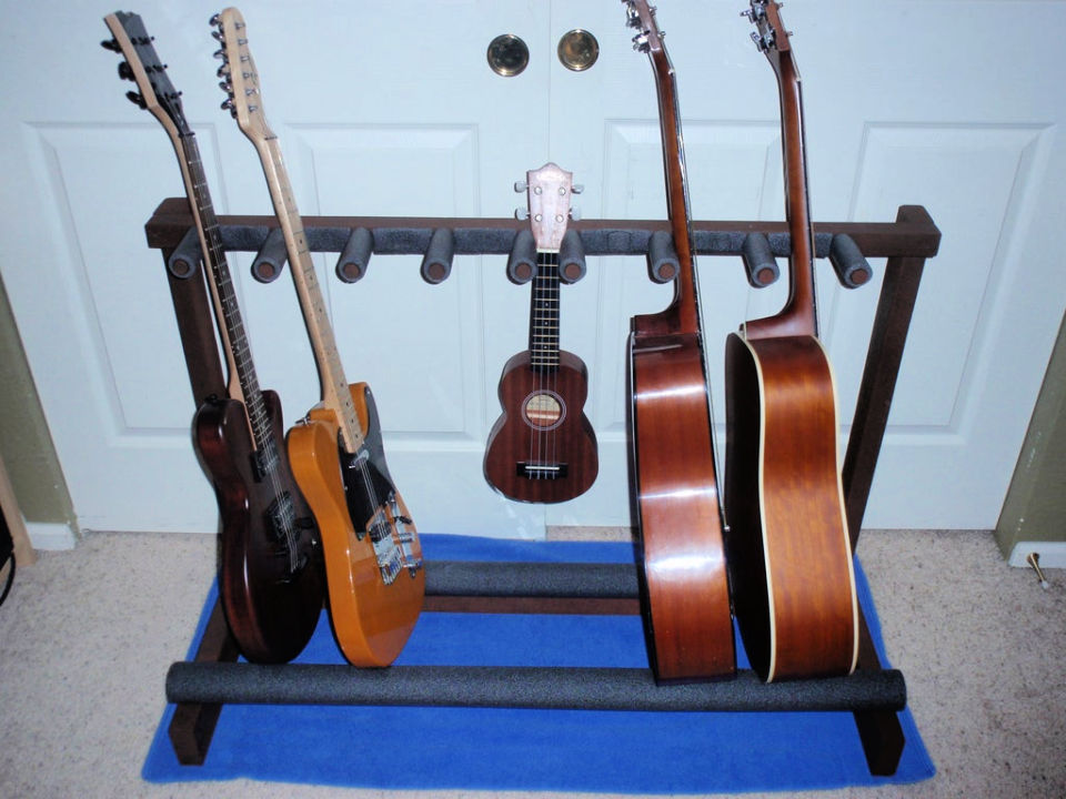 25 Free DIY Guitar Stand Plans To Make One Yourself Blitsy
