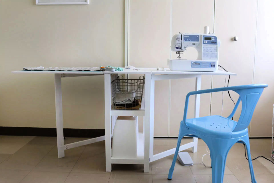 25 DIY Craft Table Ideas with Storage and Easy To Build Blitsy