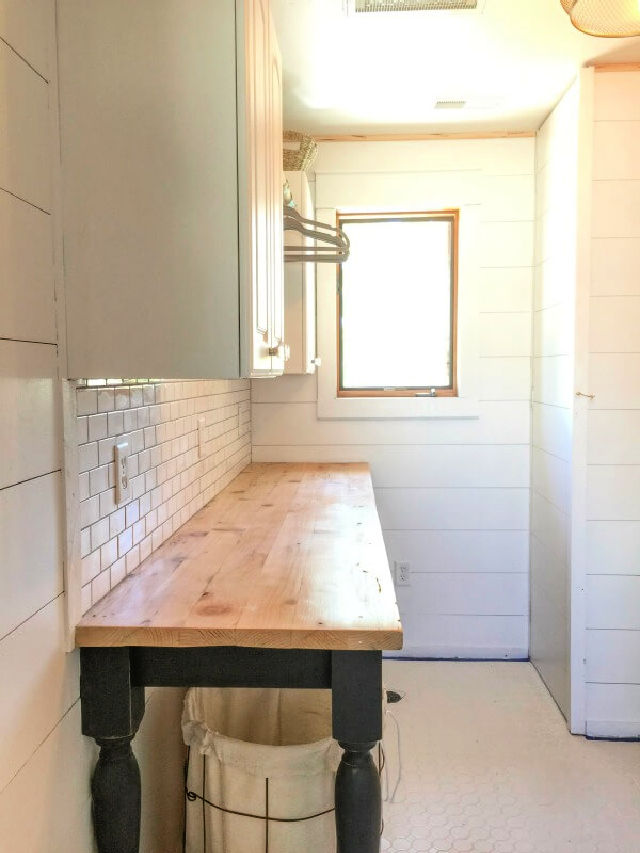 25 Cheap and Useful DIY Folding Table Plans To Save More Space