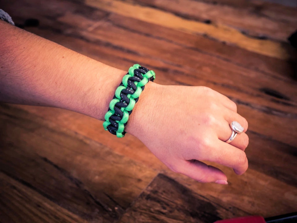 20 Free DIY Paracord Bracelet Patterns to Make Blitsy