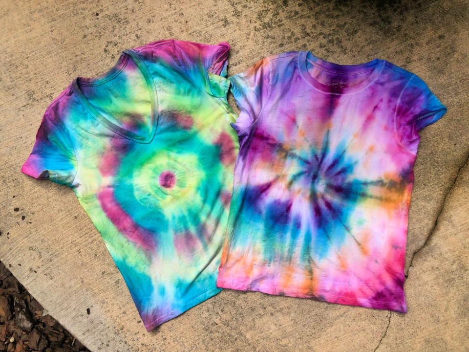 20 Spiral Tie Dye Patterns (How to Do Spiral Tie Dye)