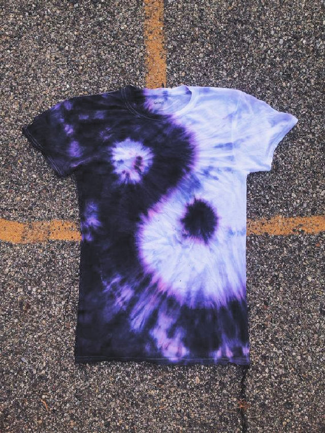 twisting shirt for tie dye