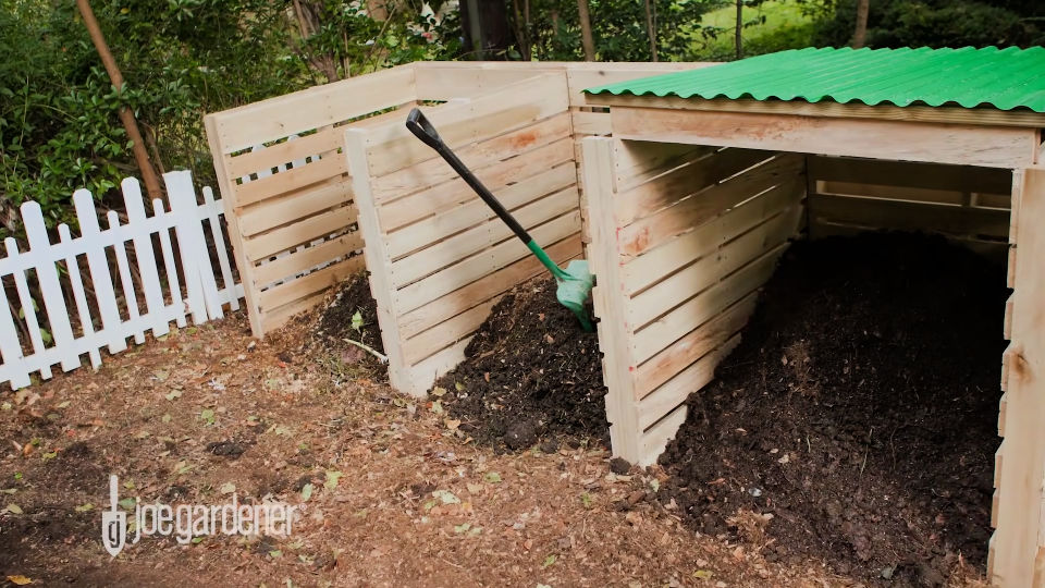 25 DIY Pallet Compost Bin Ideas To Build Your Own
