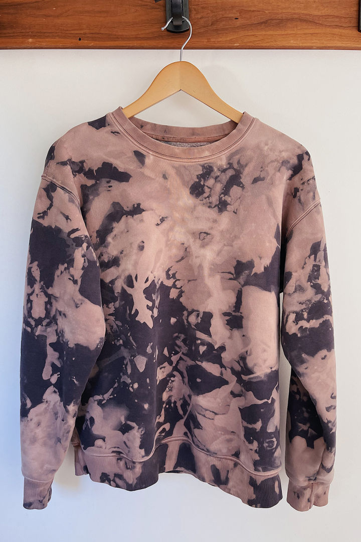 25 Bleach Tie Dye Patterns (How to Tie Dye With Bleach)