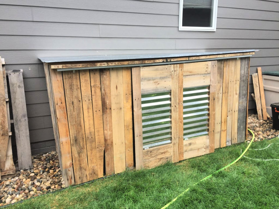 25 Free DIY Wood Pallet Shed Plans with PDF Instructions