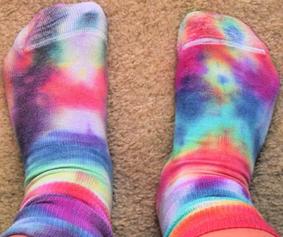 25 Easy Tie Dye Sock Patterns How to Tie Dye Socks