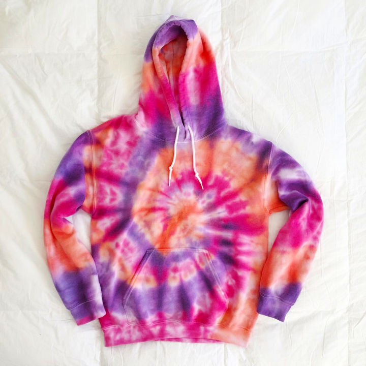 20 Spiral Tie Dye Patterns (How to Do Spiral Tie Dye)