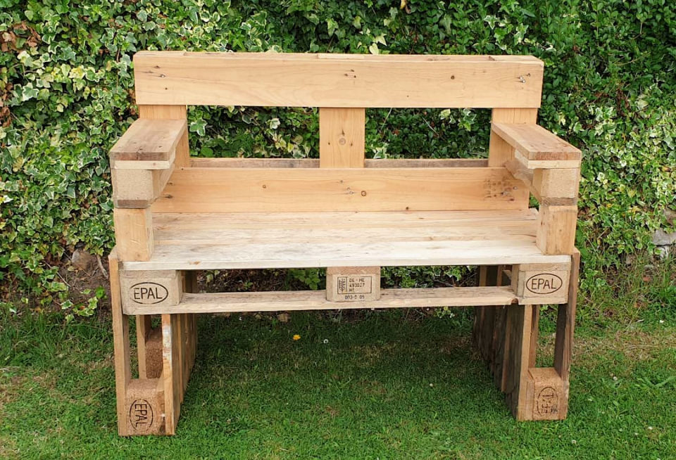 40 DIY Wood Pallet Bench Plans and Ideas Blitsy