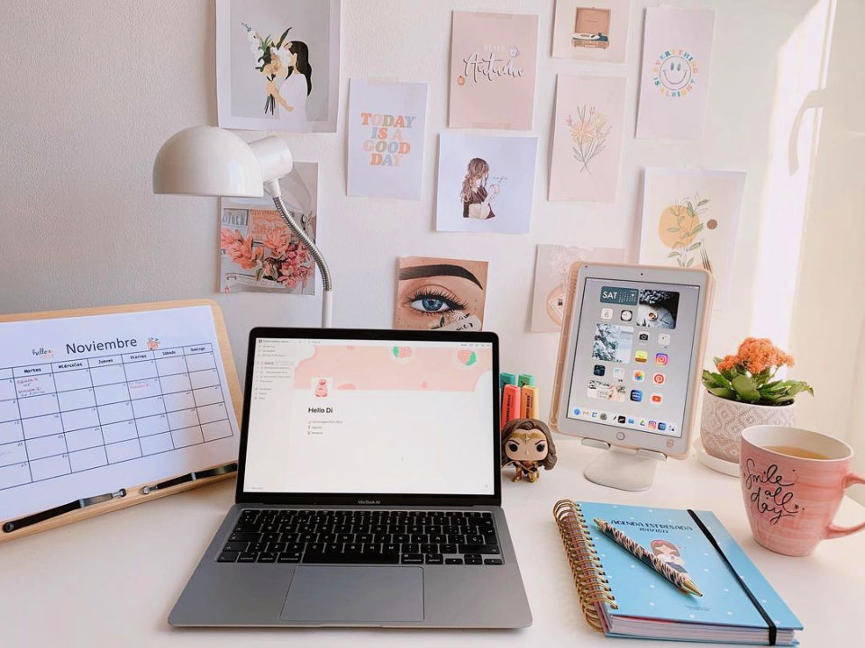 25 Unique Desk Decor Ideas for Home Office and Work Desk