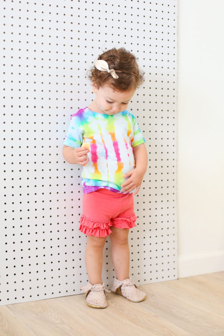 25 Tie Dye Shirt Patterns (How to Tie Dye a Shirt)