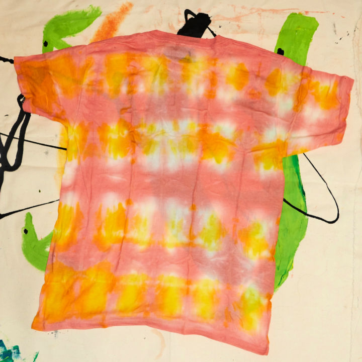 25 Tie Dye Shirt Patterns (How To Tie Dye A Shirt)