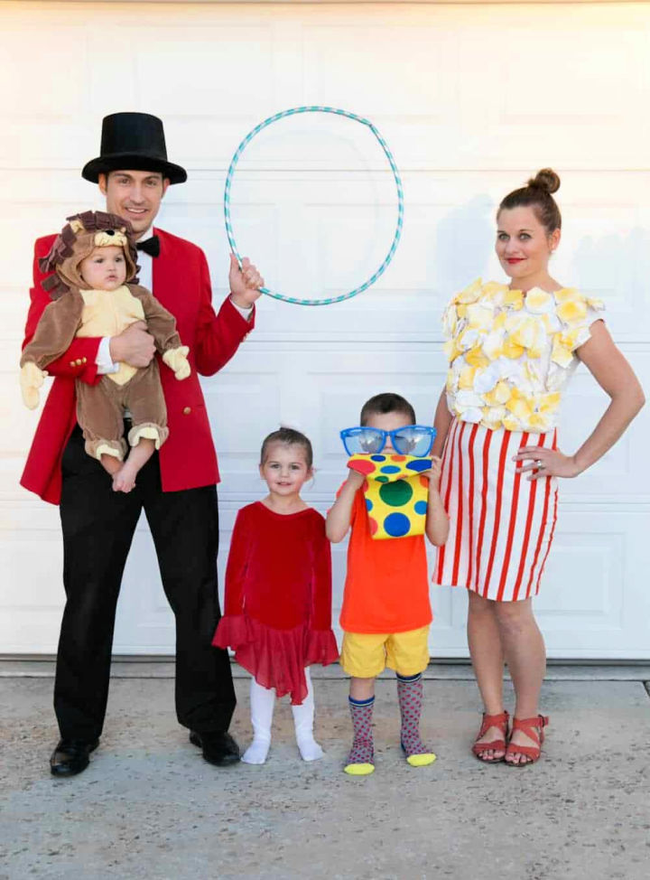 20 DIY Circus Costume Ideas For Family This Halloween 20 DIY Circus Costume Ideas For Family This Halloween