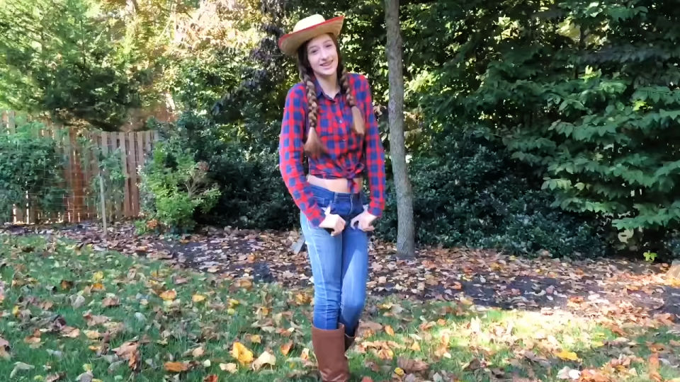 20 DIY Cowgirl Costume Ideas For Halloween 2024 Blitsy   Last Minute Cowgirl Costume 