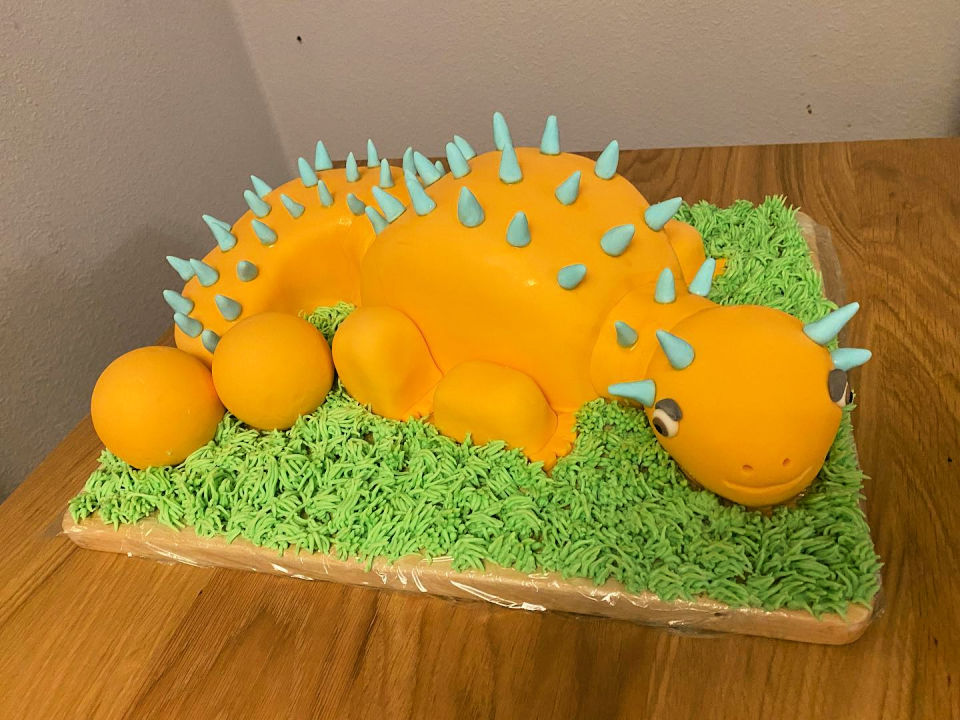 25 Amazing Dinosaur Cake Ideas Blitsy