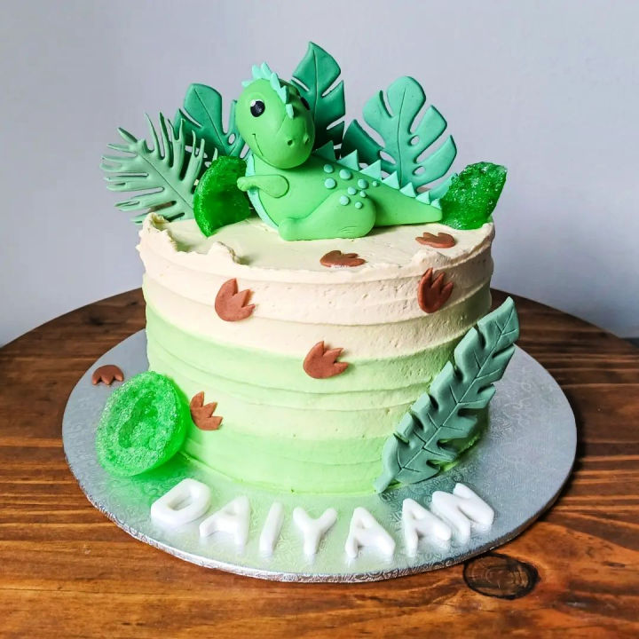 25 Amazing Dinosaur Cake Ideas - Blitsy