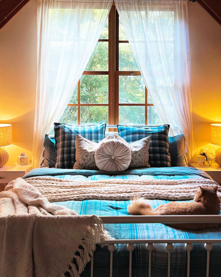 25 Best Country Bedroom Ideas That Are Timeless - Blitsy