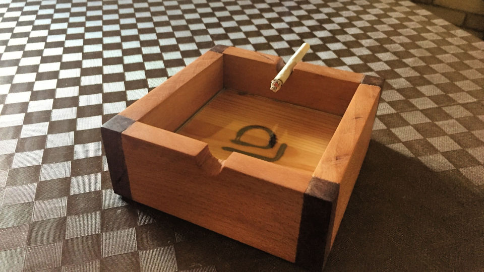 25 Unique DIY Ashtray Ideas to Make - Blitsy