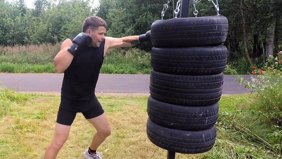 Homemade DIY Punching Bag - Blitsy