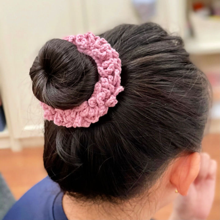 25 Free Crochet Scrunchie Patterns (Easy PDF Pattern)