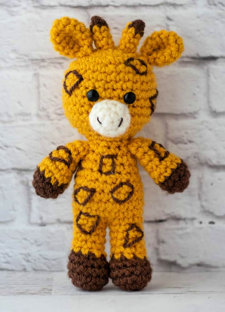 25 Free Crochet Giraffe Patterns (Amigurumi Pattern) - Blitsy