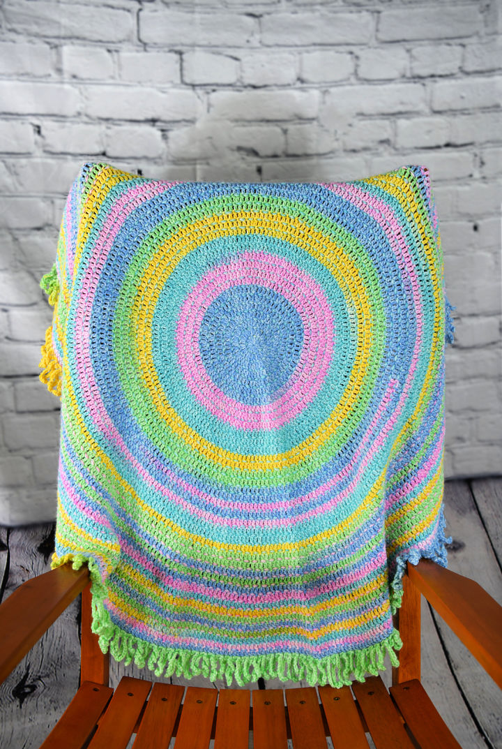 25 Free Crochet Round Blanket Patterns (Circle Pattern)