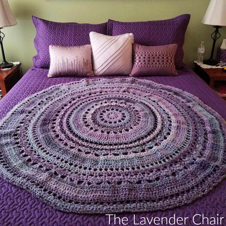 25 Free Crochet Round Blanket Patterns (Circle Pattern)