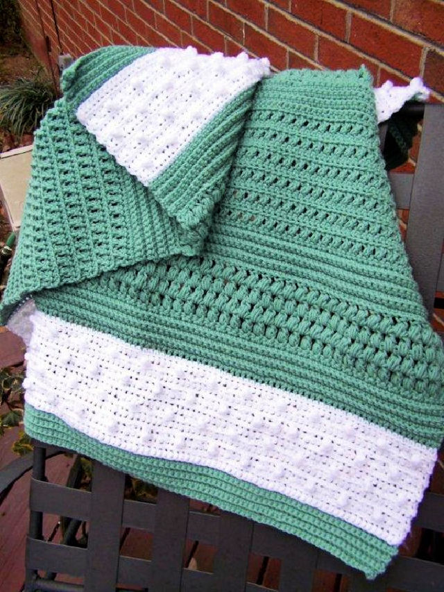 25 Free Lapghan Crochet Patterns (Lap Blanket Pattern)