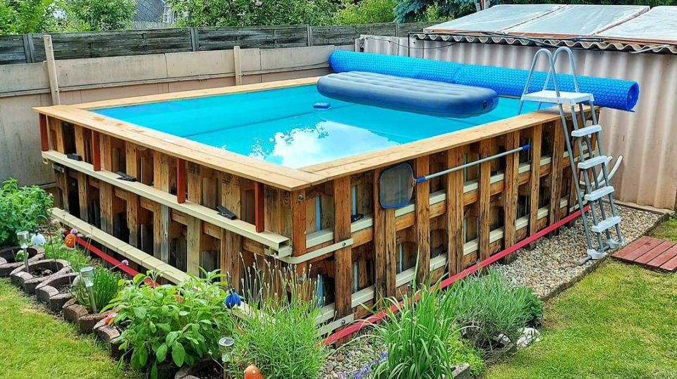 15 Diy Pallet Pool Ideas That You Can Build At 0 Blitsy