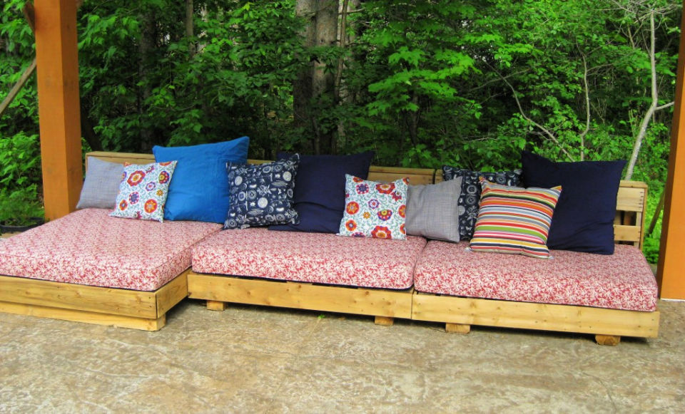 30 DIY Pallet Couch Ideas Pallet Sofa Plans Blitsy