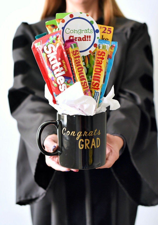 30 Inexpensive DIY Graduation Gifts That Anyone Can Make - Blitsy