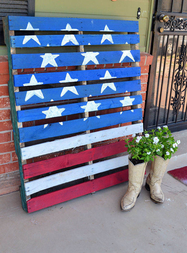 25 DIY Wood Pallet Flag Ideas Pallet American Flag Blitsy