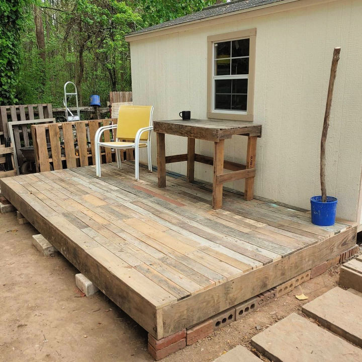40 Cheap DIY Pallet Deck Ideas To Save Money Blitsy