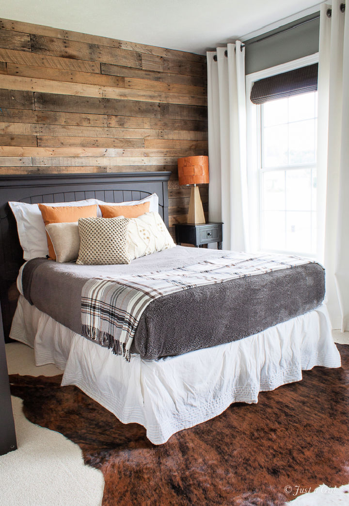 40 Cheap Pallet Wall Ideas That Are Easy To Install - Blitsy