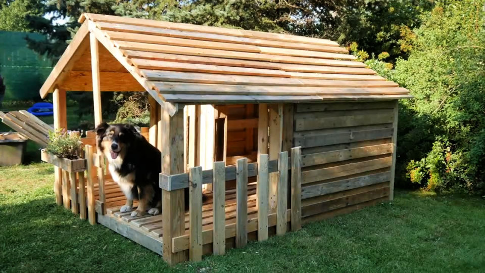 40 Free DIY Pallet Dog House Plans and Ideas Blitsy