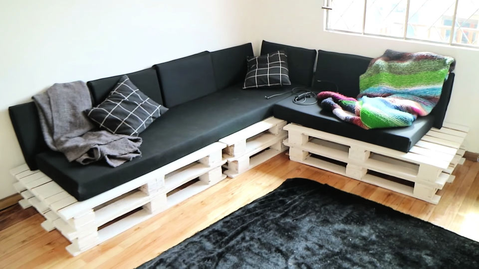 30 DIY Pallet Couch Ideas Pallet Sofa Plans Blitsy