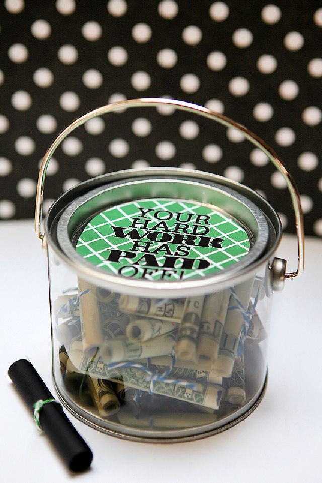 30 Inexpensive DIY Graduation Gifts That Anyone Can Make - Blitsy