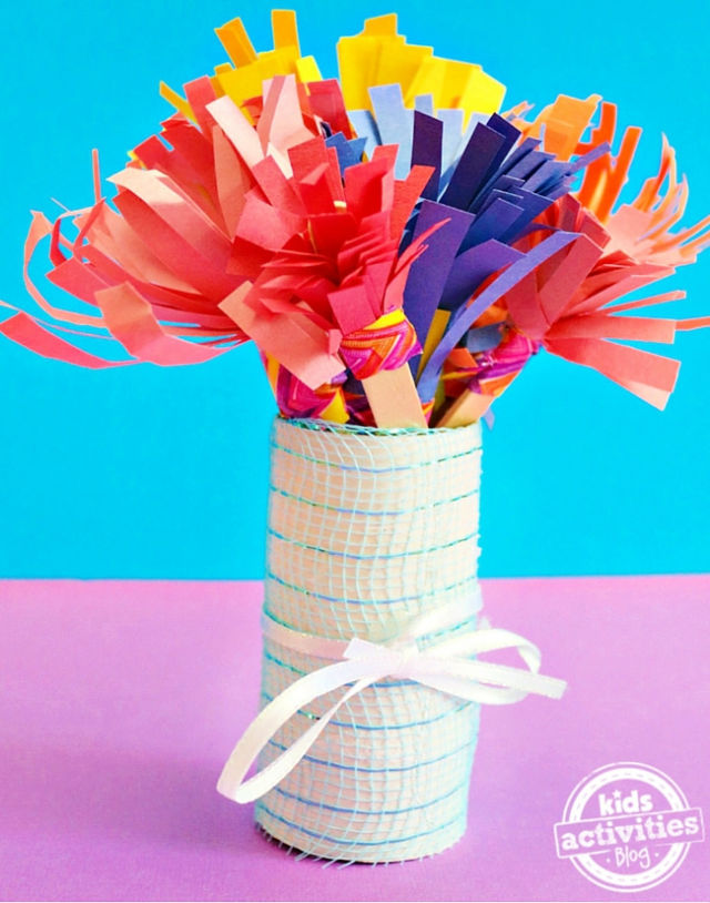 30 Amazing Construction Paper Crafts for Kids - Blitsy