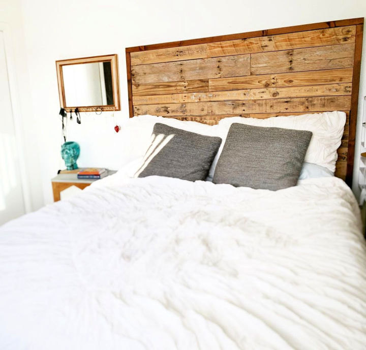 40 DIY Pallet Headboard Ideas with Instructions - Blitsy