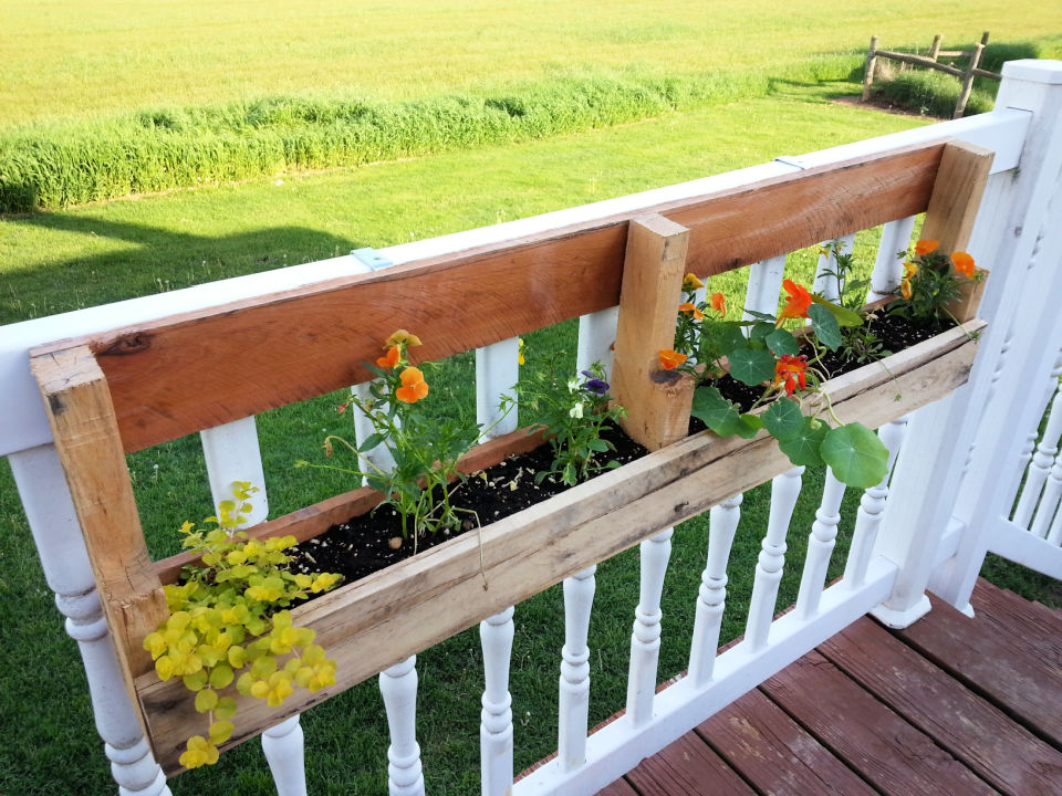 35 DIY Pallet Planter Box Ideas You Can Build with Free Wood